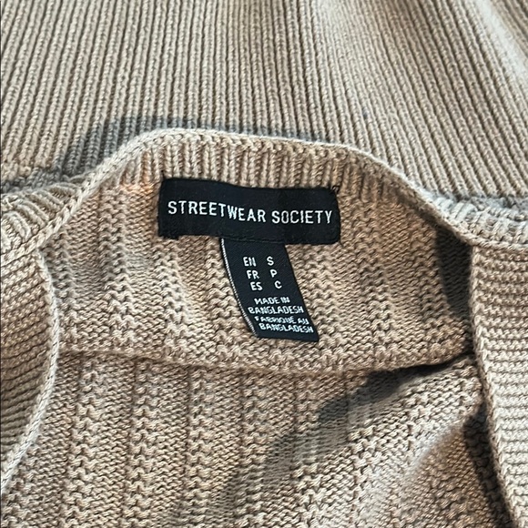 Bundle 5 items @ 15$, pay only 45$ - 2 items free! Tan Ribbed Crop Camisole - Picture 3 of 7